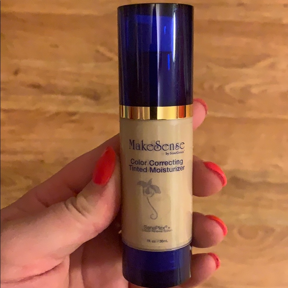 Senegence Tinted Moisturizer - Light